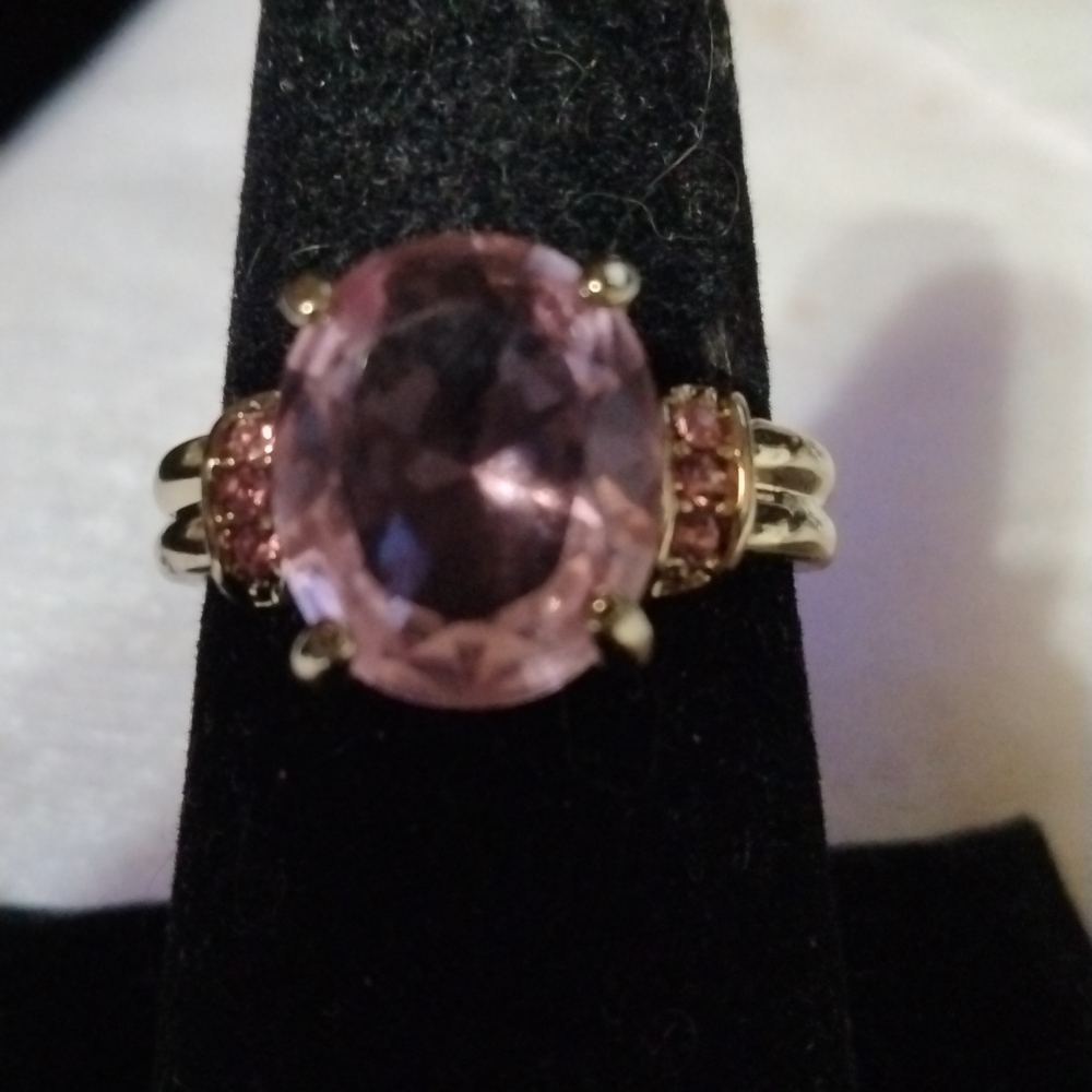 Pink  gold tone ring size 7.5 NWT (sku 618)